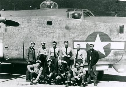 VP-120 flight crew in front of their PB4Y-2 Privateer from VP-120 at Ault Field about 1946.  See  www.daileyint.com/flying/flywar6.htm for identities.
