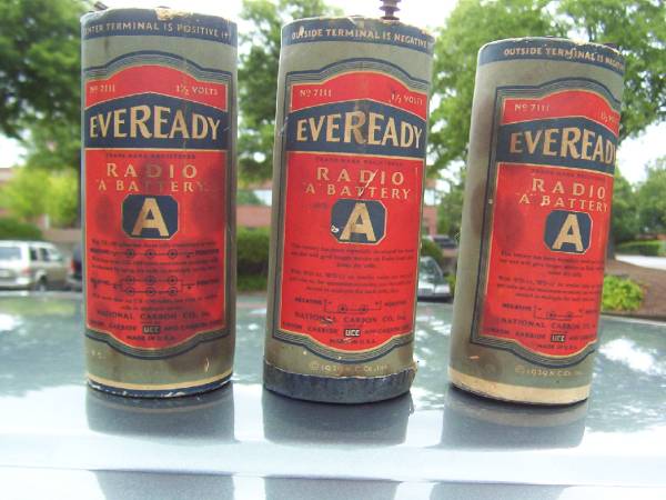 Three of the four "A" batteries needed to power the Radiola 25 heterodyne receiver.  These are Eveready batteries, the leading brand name of the 1920s, manufactured by Union Carbide Corporation.